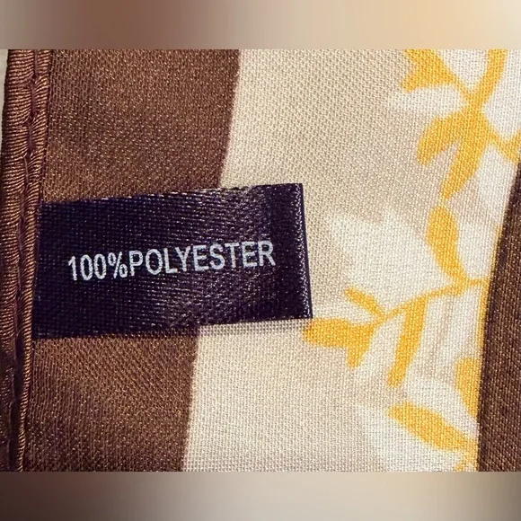 VINTAGE | Classic, square scarf - Picture 12 of 14